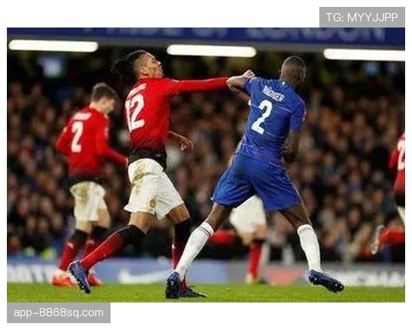 曼联砸重金引援却战绩持续下滑，引援策略与球队适配性是否存疑？