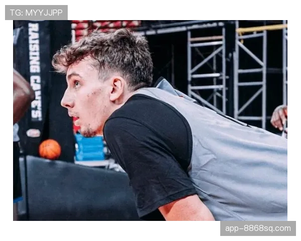 瓦格纳无球跑动提升进攻效率 拉开球队得分空间